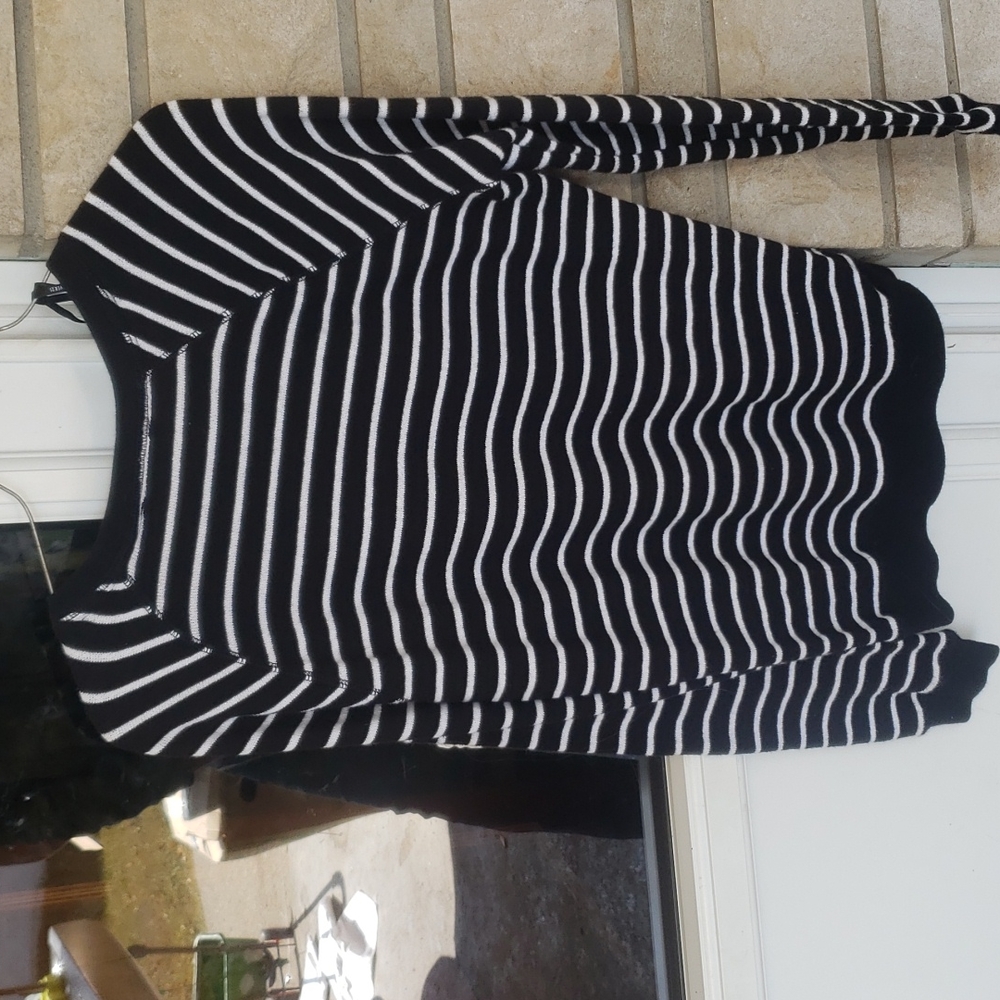 Sweater - Picture 2 of 3